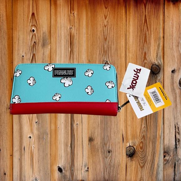 NWT! Peanuts Long Zip Around Wallet - Picture 2 of 3